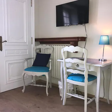 Les Deux Magots ホテル 3*